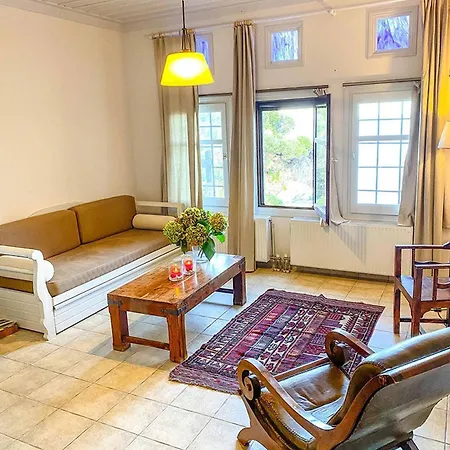 Palia Damouhari بيت ضيافة داموشاري